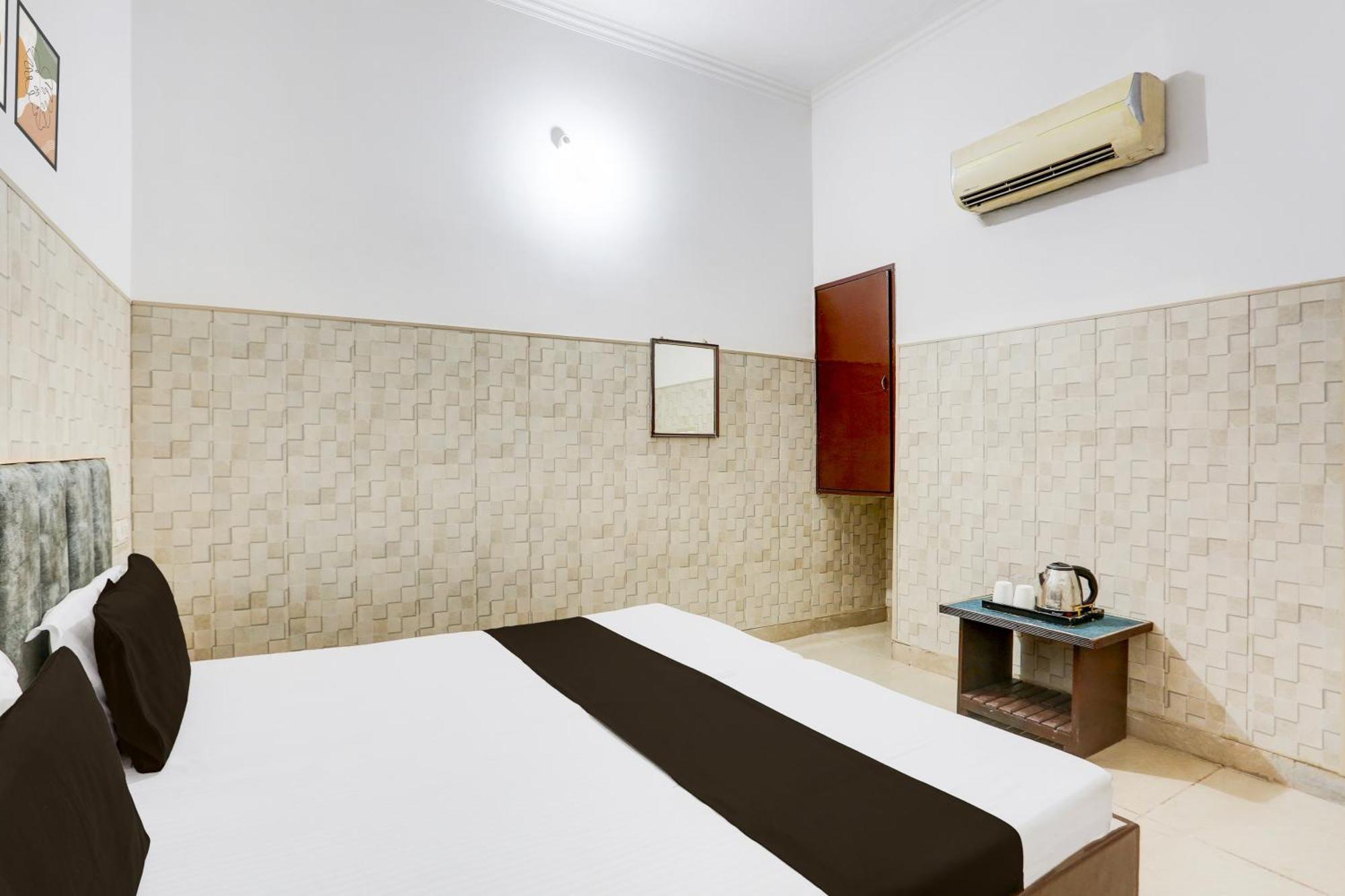 אגרה Hotel O Vk Palace מראה חיצוני תמונה