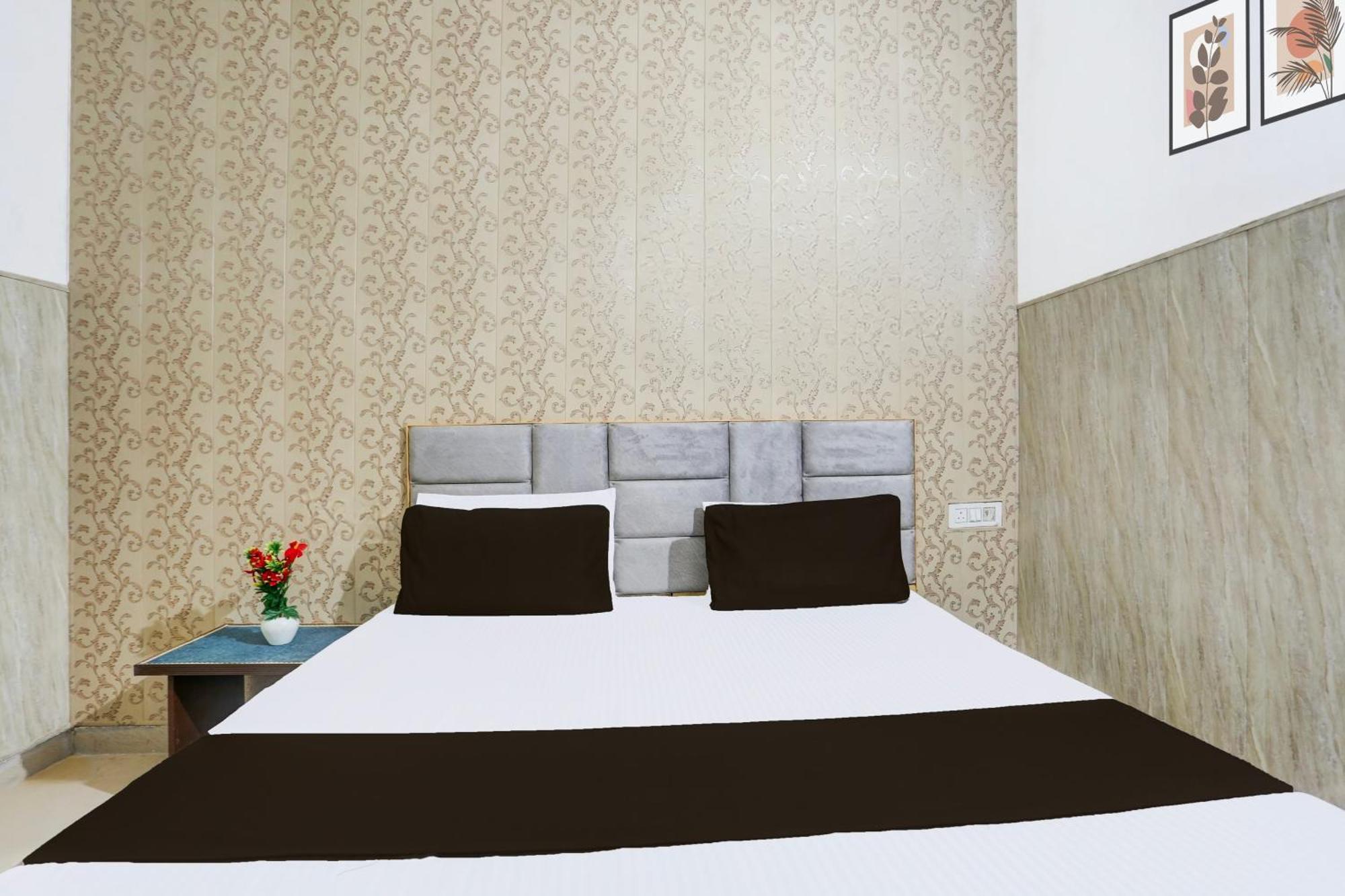 אגרה Hotel O Vk Palace מראה חיצוני תמונה
