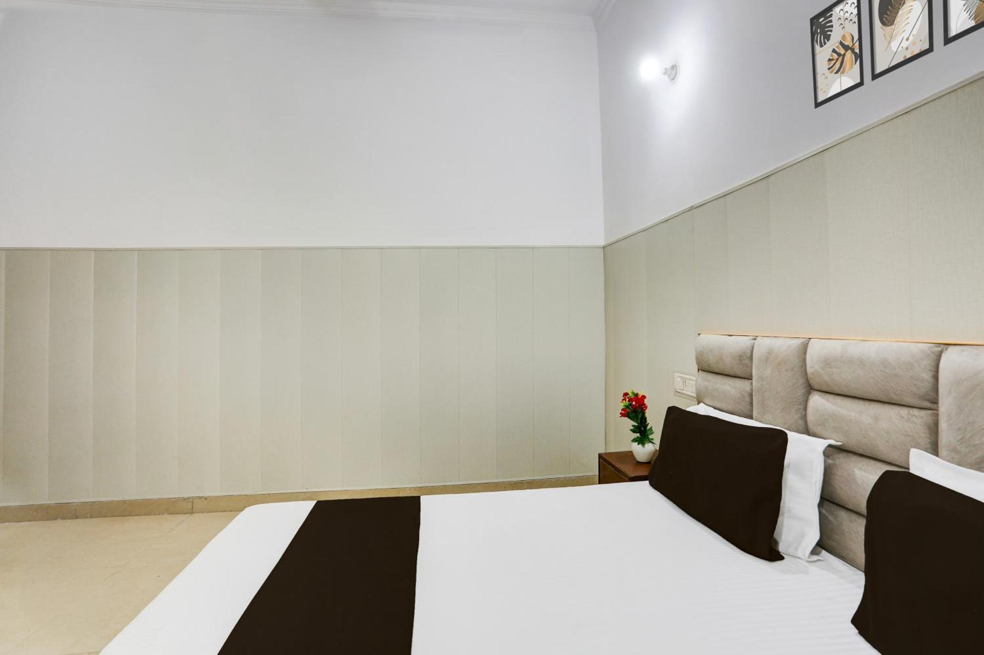 אגרה Hotel O Vk Palace מראה חיצוני תמונה